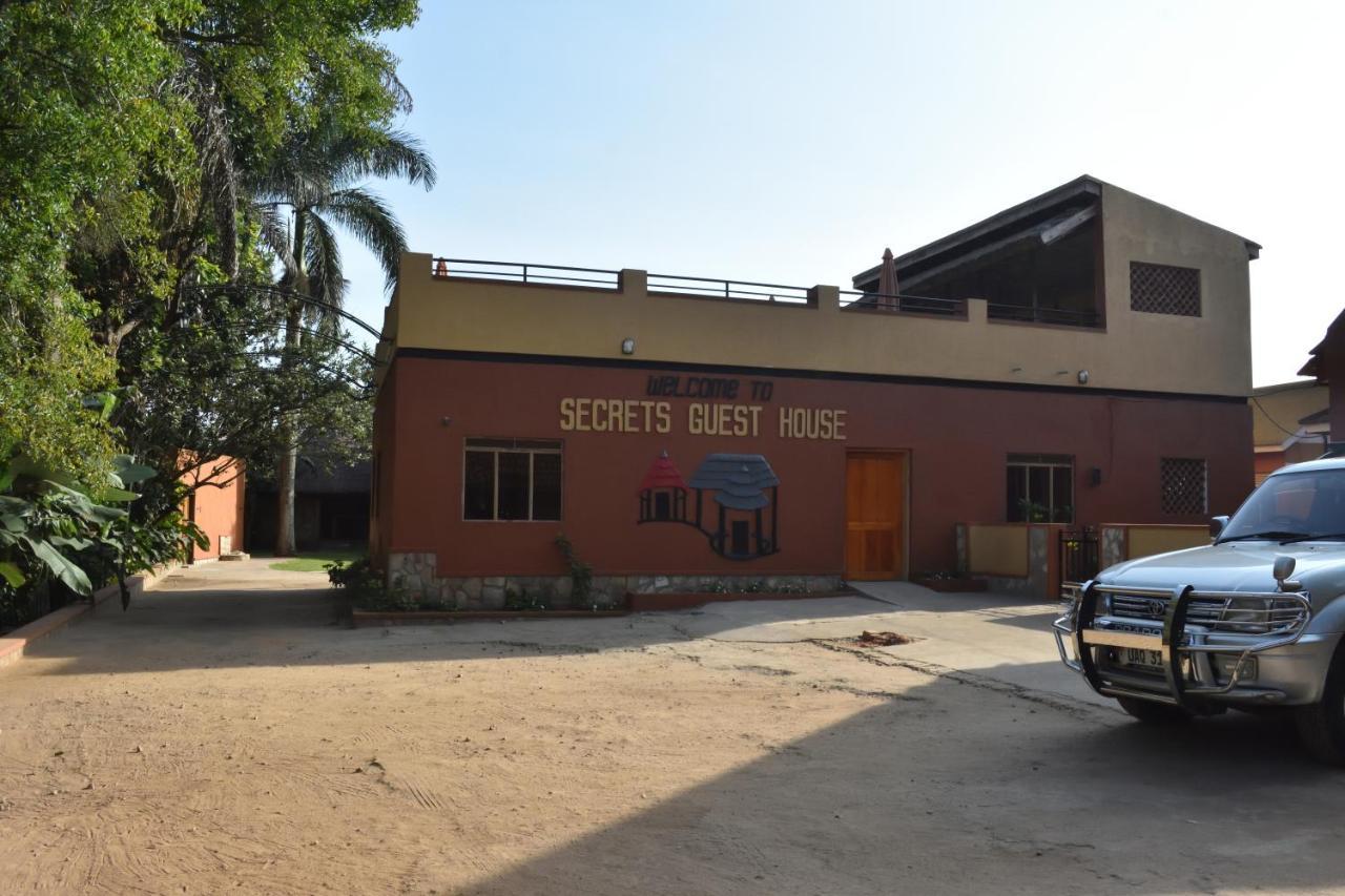 Secrets Guest House Entebbe Exterior photo